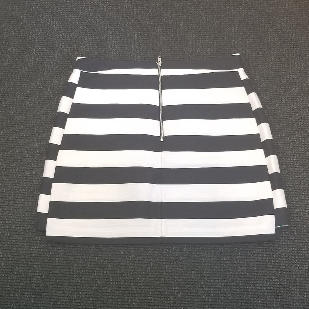 SOLD Topshop striped mini skirt - Picture 4 of 5